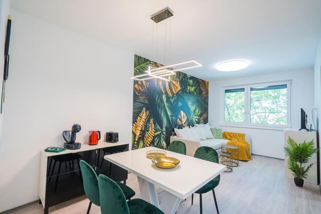 Jungle Apartment Siófok Exteriör bild